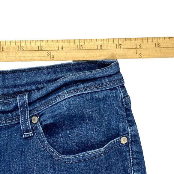 Levi's 515 Bootcut Jeans Womens 31 x 30 Blue Medium Wash Modest Business Casual - Picture 9 of 16